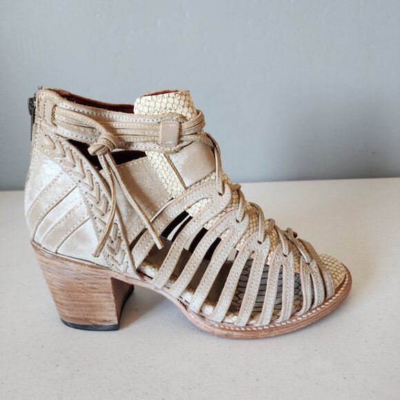 Freebird Bootie "EUC" - Picture 13 of 16